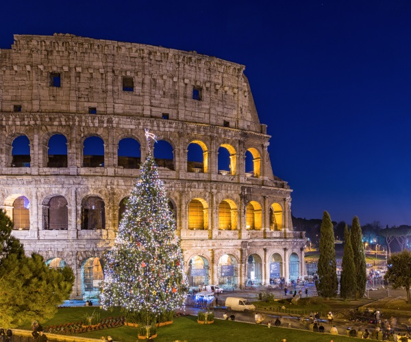 The most effective traditions and locations to go to in Italy throughout Christmas